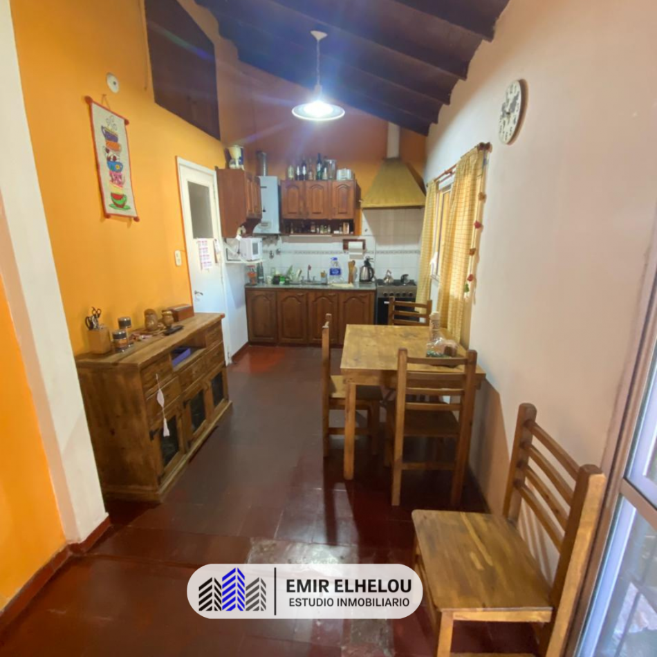 Casa de 3 dormitorios y dependencias en Barrio Somisa