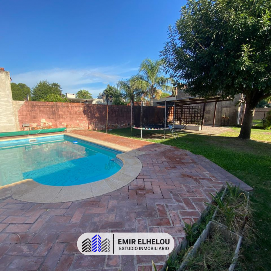 Casa de 3 dormitorios y dependencias en Barrio Somisa