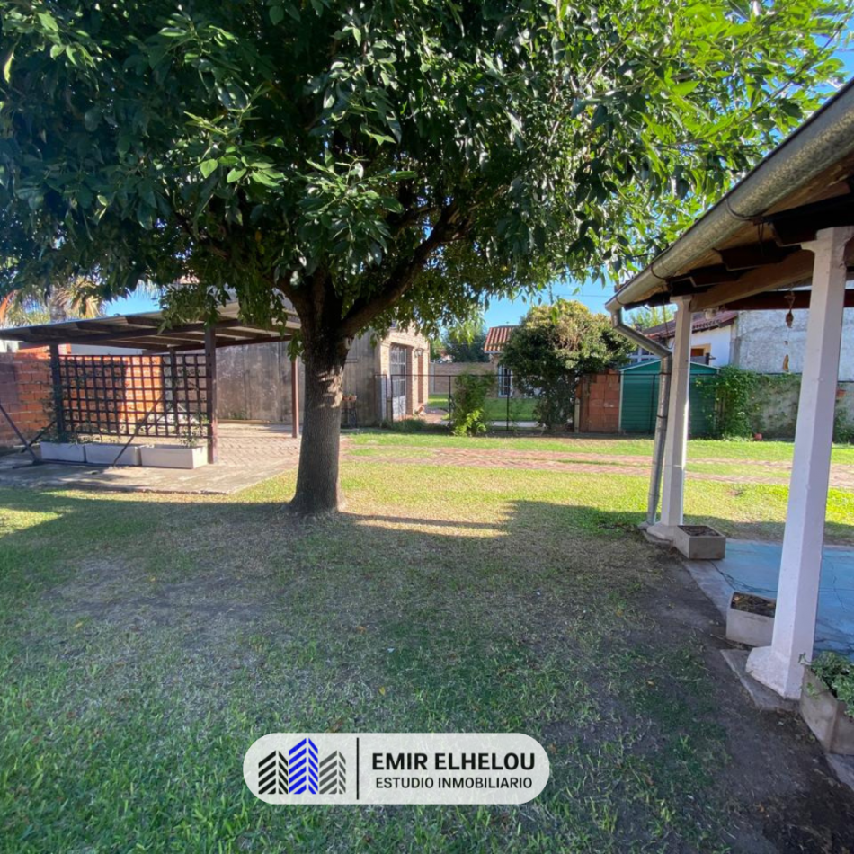 Casa de 3 dormitorios y dependencias en Barrio Somisa