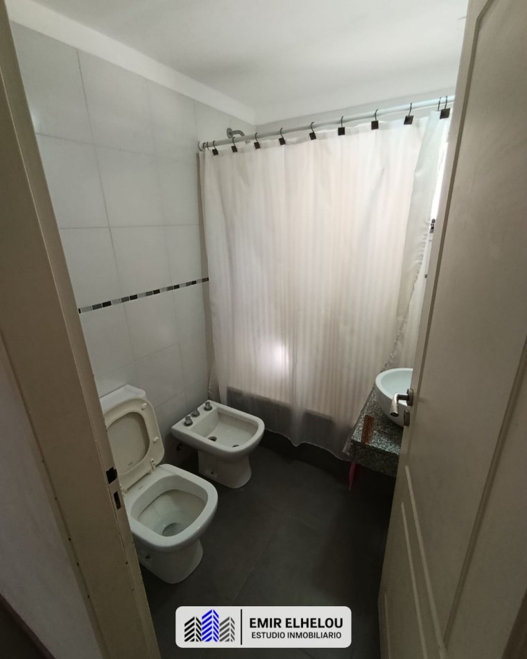 Departamento de un dormitorio con cochera en Garibaldi y Roca