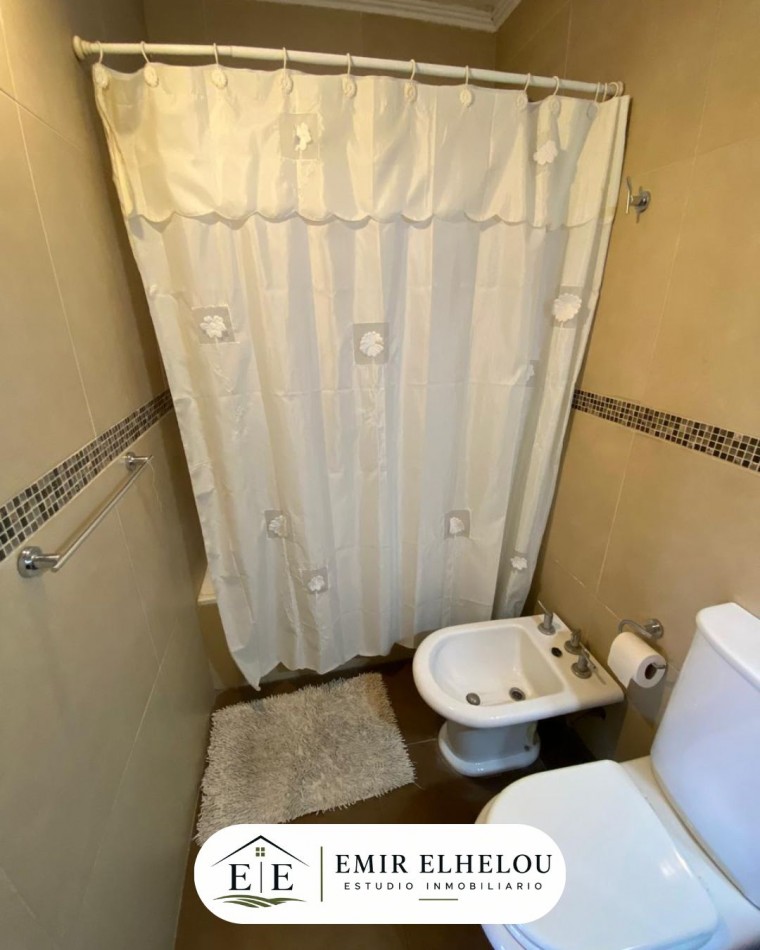 Casa de 3 dormitorios con amplio potencial en Bolivar 644