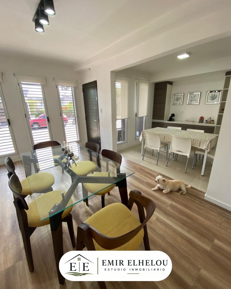 Casa de 3 dormitorios con amplio potencial en Bolivar 644