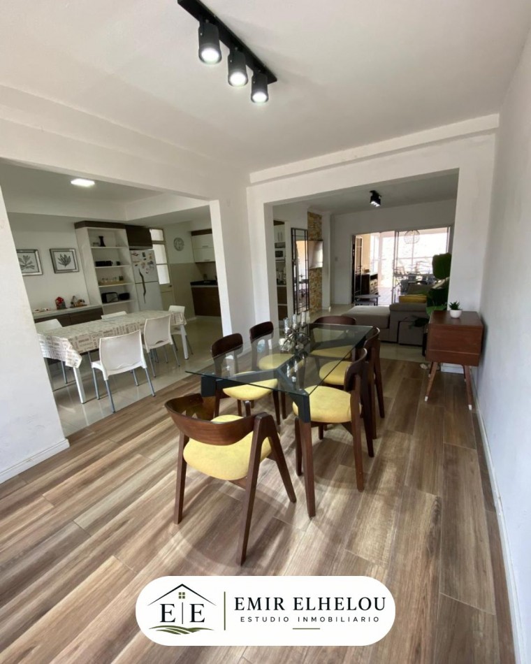 Casa de 3 dormitorios con amplio potencial en Bolivar 644