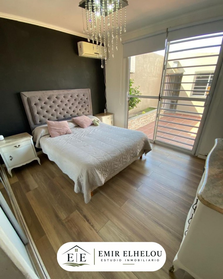 Casa de 3 dormitorios con amplio potencial en Bolivar 644