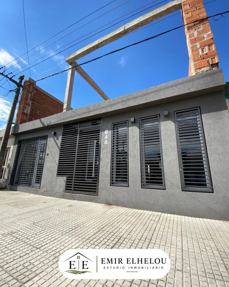 Casa de 3 dormitorios con amplio potencial en Bolivar 644