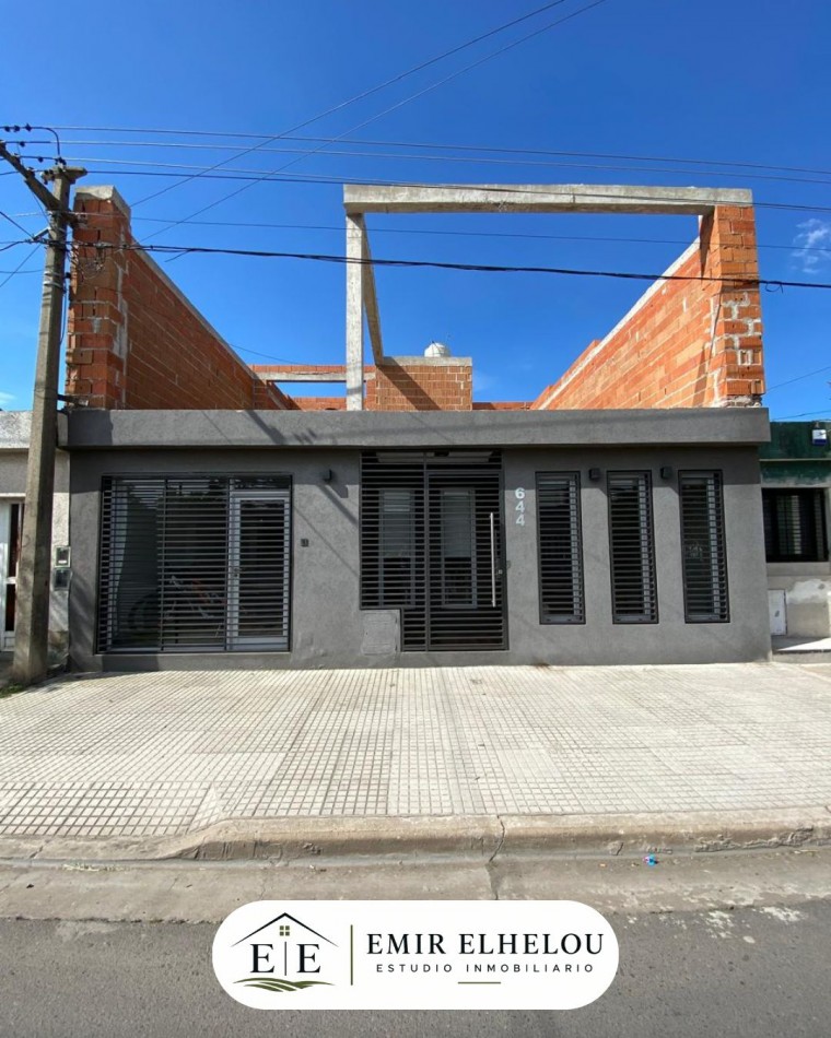 Casa de 3 dormitorios con amplio potencial en Bolivar 644