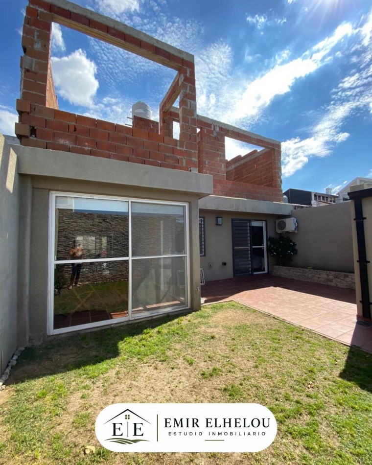 Casa de 3 dormitorios con amplio potencial en Bolivar 644