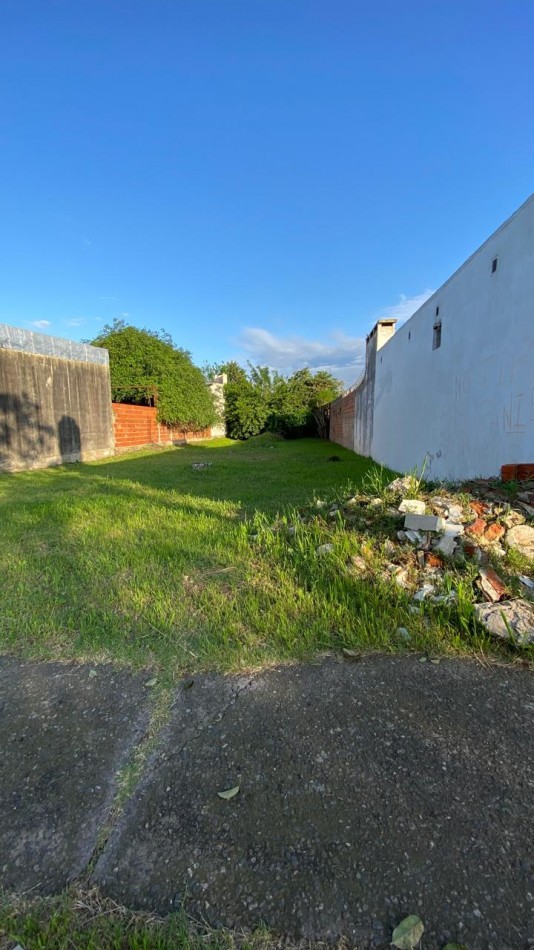 Lote en Pombo casi Almafuerte