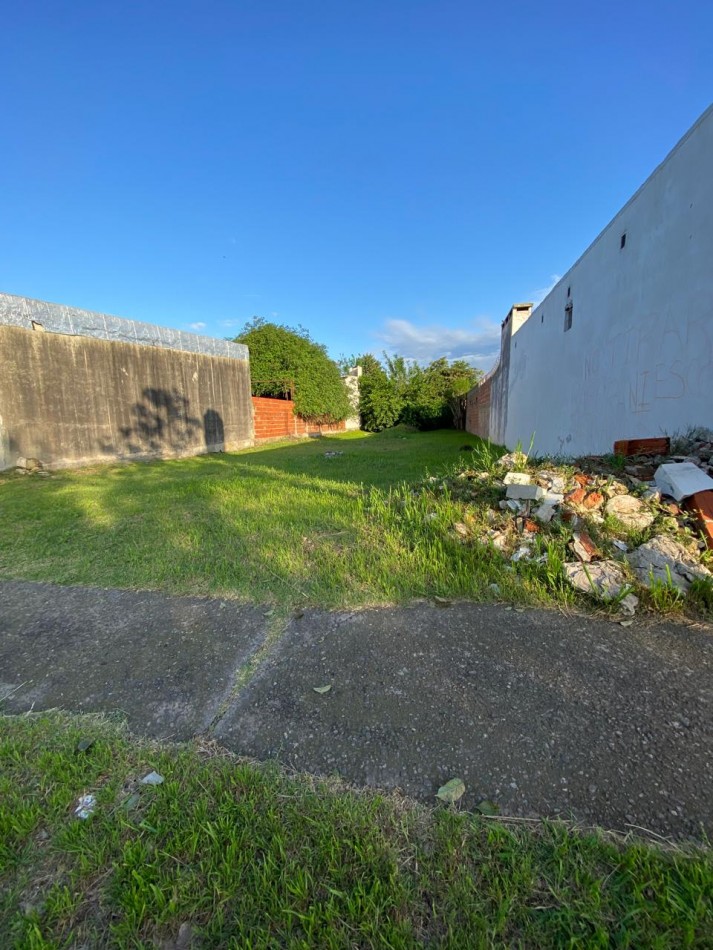 Lote en Pombo casi Almafuerte