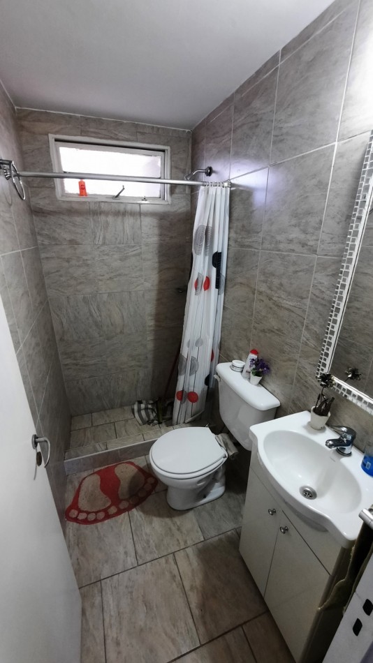 Hermosa casa con local comercial en Barrio ITEC