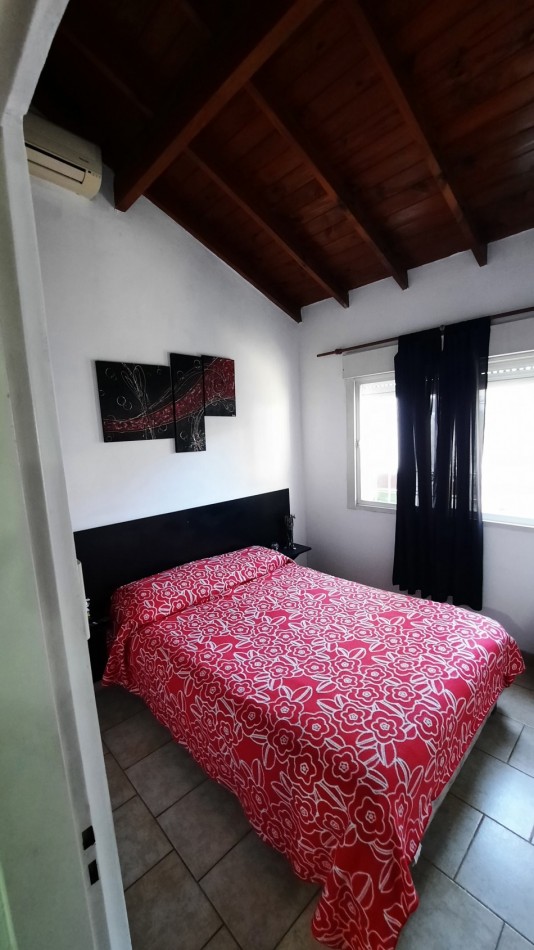 Hermosa casa con local comercial en Barrio ITEC