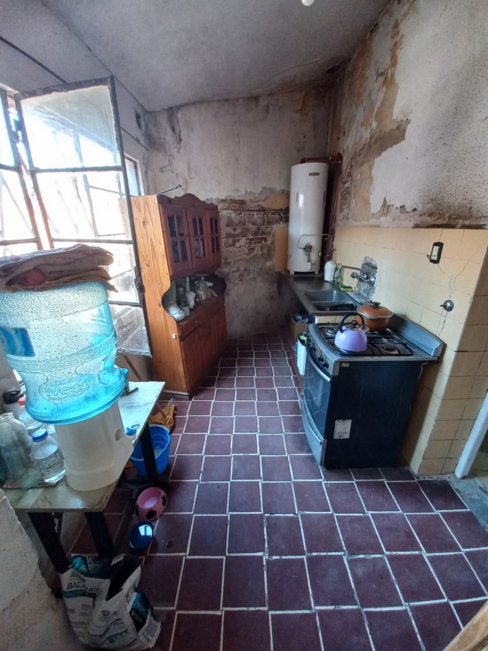 Casa a reciclar de dos dormitorios en Las Heras 146