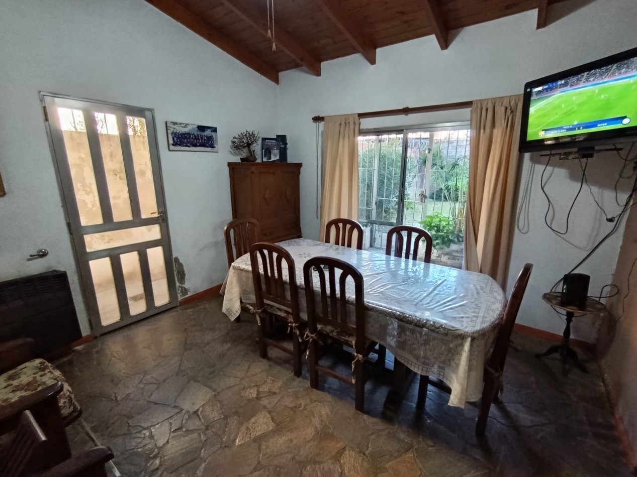 Casa de 3 dormitorios y dependencias en Moreno 216