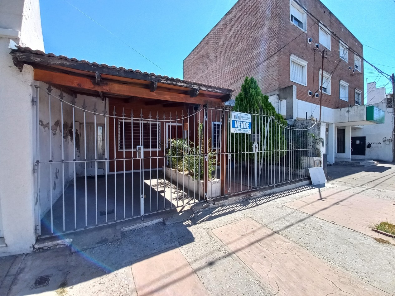 Casa de 3 dormitorios y dependencias en Moreno 216