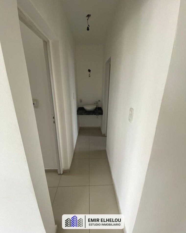 Departamento de un dormitorio con cochera en Juan B Justo 668