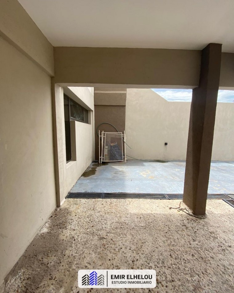 Departamento de un dormitorio con cochera en Juan B Justo 668