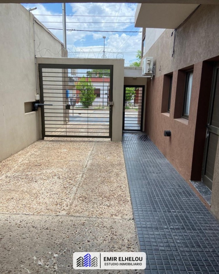 Departamento de un dormitorio con cochera en Juan B Justo 668