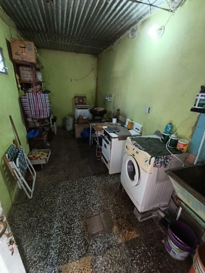 Casa de 3 dormitorios y cochera en B° Las Mellizas