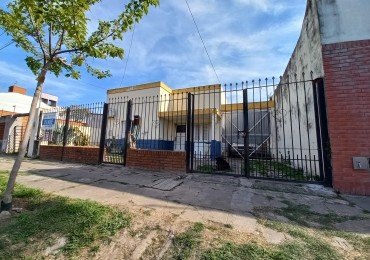 Casa a reciclar sobre amplio lote en Barrio Don Bosco