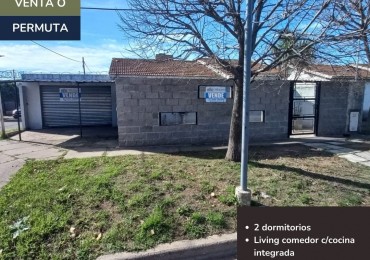 Casa de 2 dormitorios y Local comercial en esquina en Del Forno 131