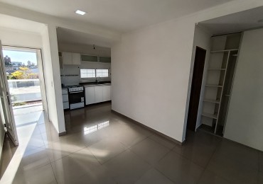 Departamento de un dormitorio con cochera en Balcarce y Necochea