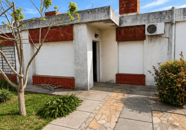 Depto de 2 dorm y espacio vehicular en Lavalle 692