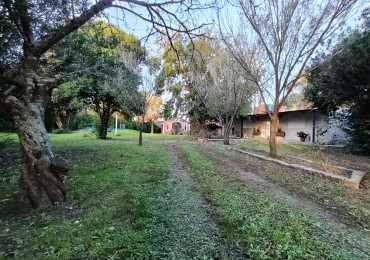 Casa quinta con gran parque y pileta en Comehue