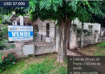 Amplio Lote con casa a reciclar en Campos Salles